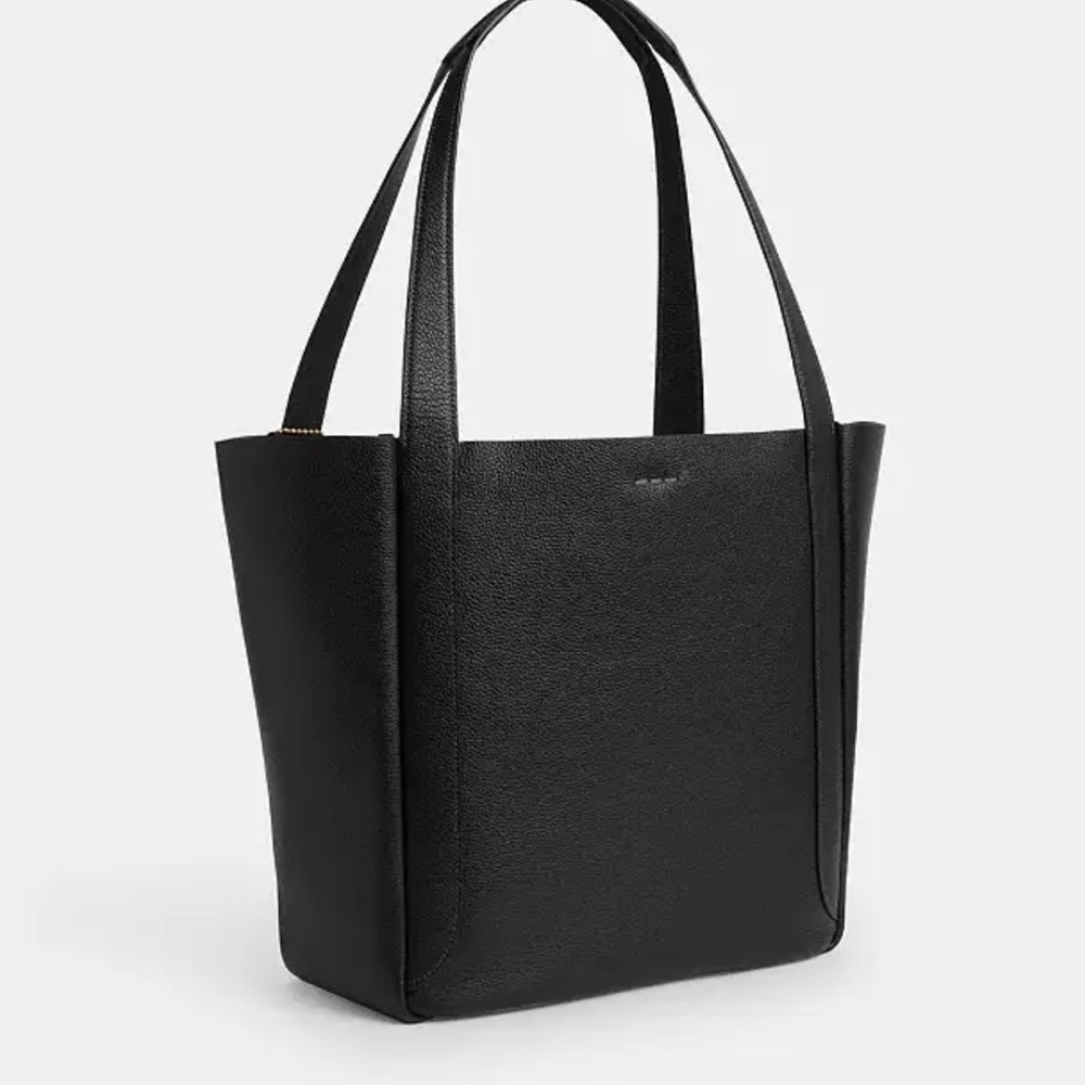 Coach Hadley - Picture 9 of 16